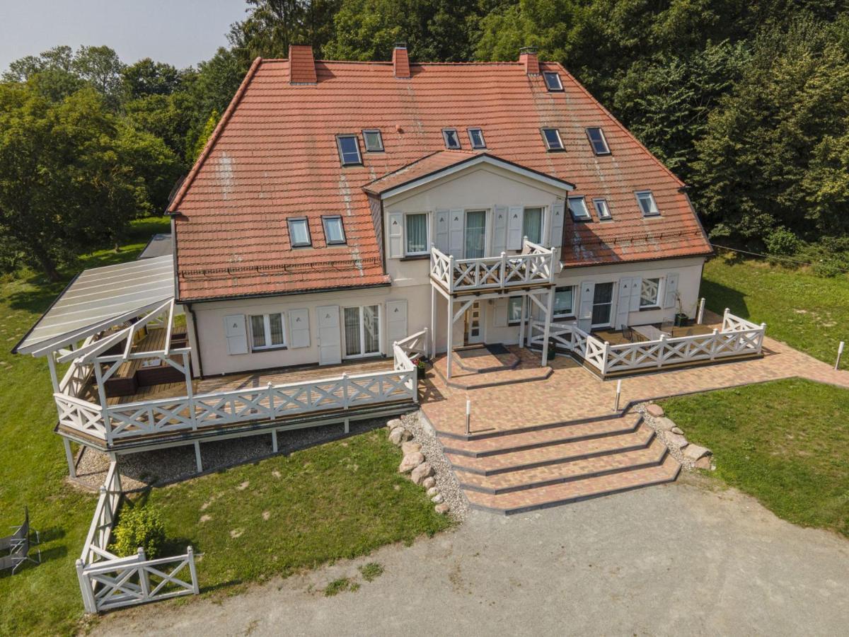 Appartamento Ruhig Und Idyllische Lage, Strandnah, Gratis Nutzung Vom Ahoi Erlebnisbad Und Sauna In Sellin - Gutshaus Silvitz Fewo 01 Bergen Auf Rugen Esterno foto